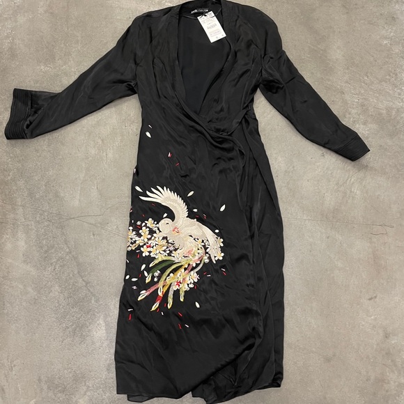 ZARA Embroidered Satin Effect Kimono Robe sz Small - Picture 13 of 15